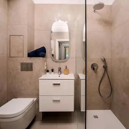 公寓 Big - Center - 4 - 6 Beds - 2 Balcony - 12 People - 100m2
