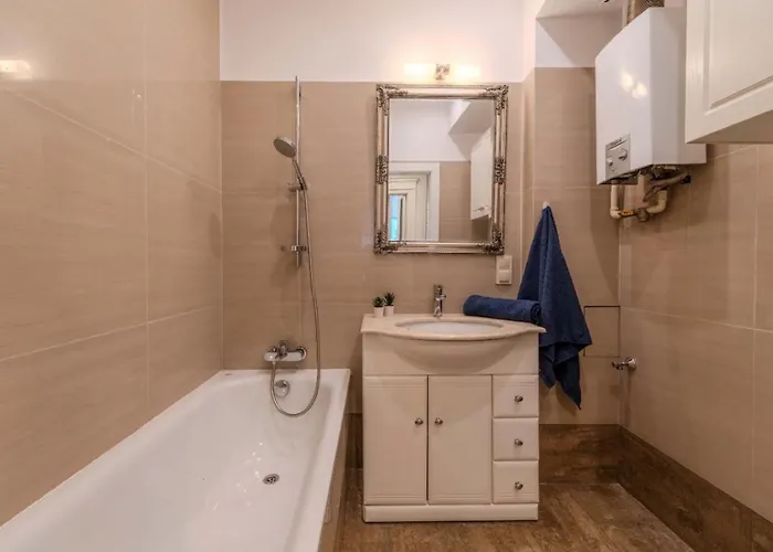 Big - Center - 4 - 6 Beds - 2 Balcony - 12 People - 100m2 *