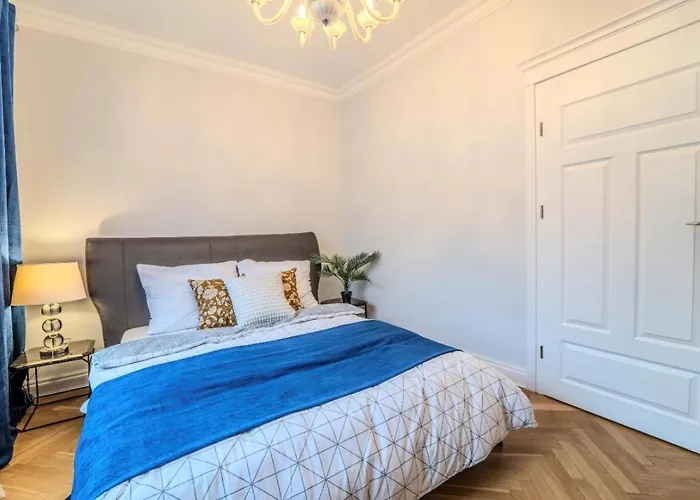 Appartement Big - Center - 4 - 6 Beds - 2 Balcony - 12 People - 100m2 *