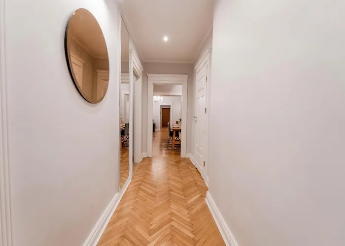 Appartement Big - Center - 4 - 6 Beds - 2 Balcony - 12 People - 100m2