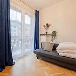 Big - Center - 4 - 6 Beds - 2 Balcony - 12 People - 100m2 شقة فروتسواف
