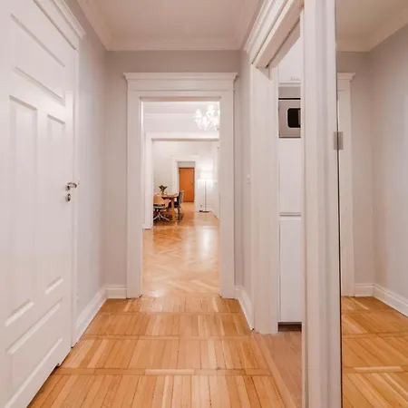 Big - Center - 4 - 6 Beds - 2 Balcony - 12 People - 100m2 * 브로츠와프