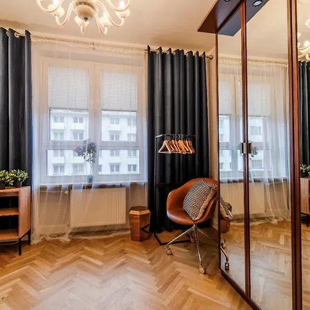 Big - Center - 4 - 6 Beds - 2 Balcony - 12 People - 100m2 아파트 *