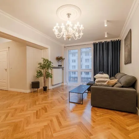 Big - Center - 4 - 6 Beds - 2 Balcony - 12 People - 100m2 * Wroclaw