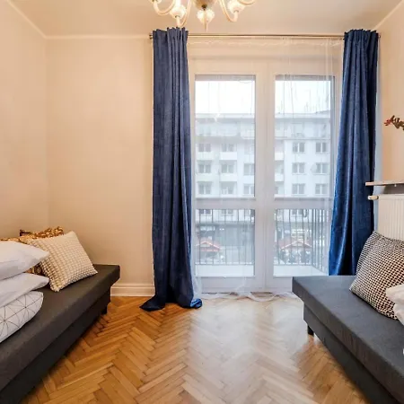 아파트 Big - Center - 4 - 6 Beds - 2 Balcony - 12 People - 100m2 *