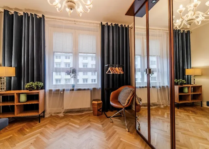 Big - Center - 4 - 6 Beds - 2 Balcony - 12 People - 100m2 Apartman *