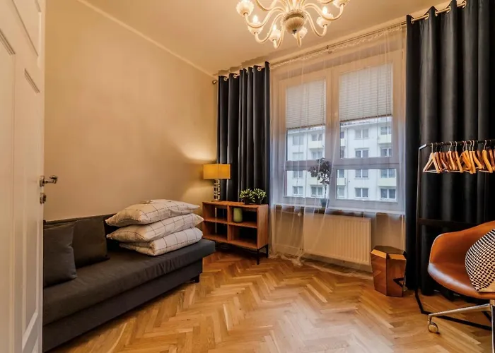 Big - Center - 4 - 6 Beds - 2 Balcony - 12 People - 100m2 * Wrocław